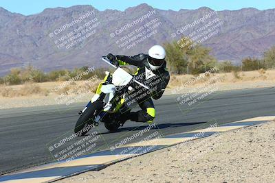 media/Jan-08-2022-SoCal Trackdays (Sat) [[1ec2777125]]/Turn 6 Inside (1pm)/